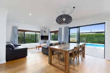 4 Childs Way, Richmond