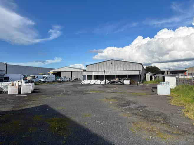 Versatile Mount Industrial with generous yard
