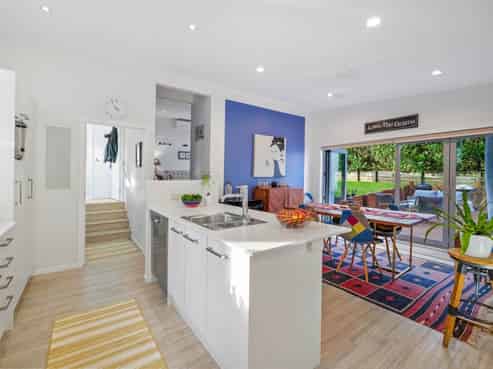 6 Cronin Place, Beach Haven