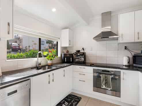 48B Cortina Avenue, Johnsonville