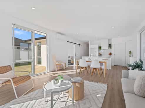 4 Kentia Court, One Tree Point