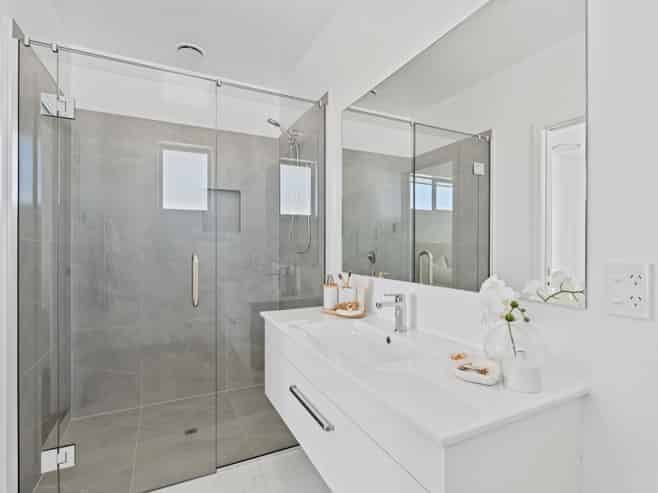 4 Kentia Court, One Tree Point
