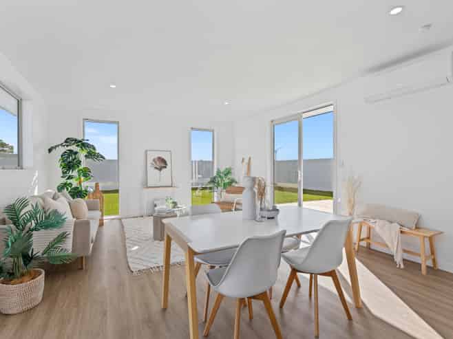 4 Kentia Court, One Tree Point