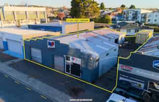 Secured yard warehouse in central Papakura! 