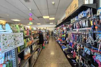 High-profile corner retail