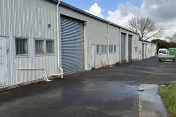 176sqm Warehouse with Drive-Through Access