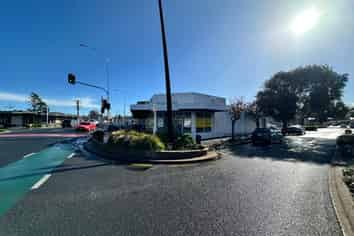 High Profile Road Front Versatile Space