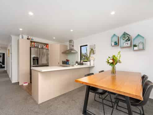 6 Poplar Grove, Feilding