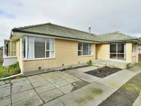 8 Steele Street, Hornby