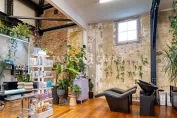 HIGH STUD KINGSLAND CHARACTER SPACE | 100M²
