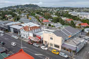 HIGH STUD KINGSLAND CHARACTER SPACE | 100M²