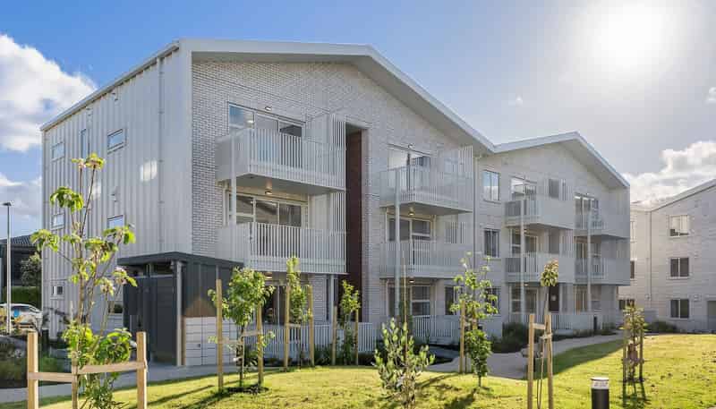 5/1 Karoro Court, Hobsonville