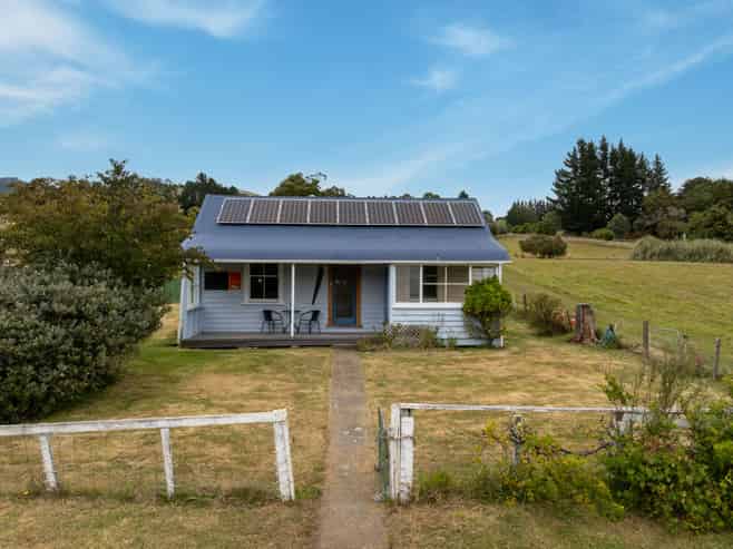 8 Takamatua Valley Road, Takamatua