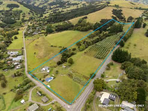 8 Takamatua Valley Road, Takamatua