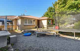 107 Bellevue Road, Brookfield