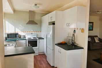 11 Bermuda Place, One Tree Point