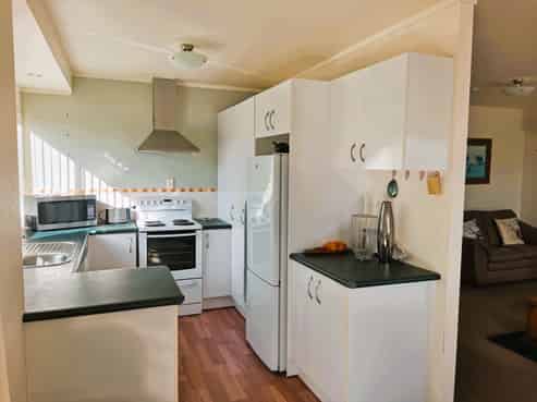 11 Bermuda Place, One Tree Point