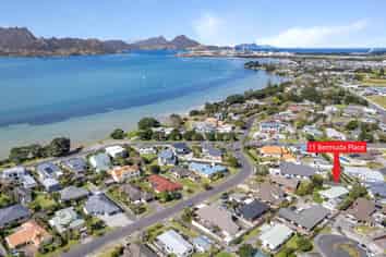 11 Bermuda Place, One Tree Point