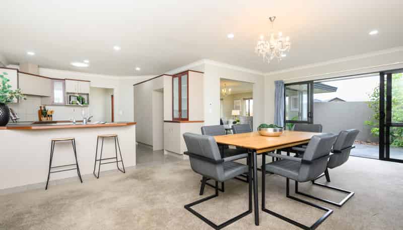 6 Ron Place, Fitzherbert