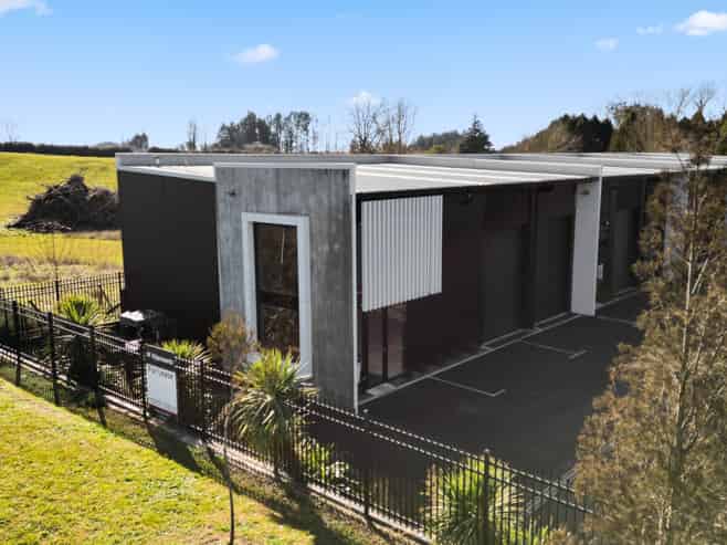 Tilt slab high stud Industrial unit