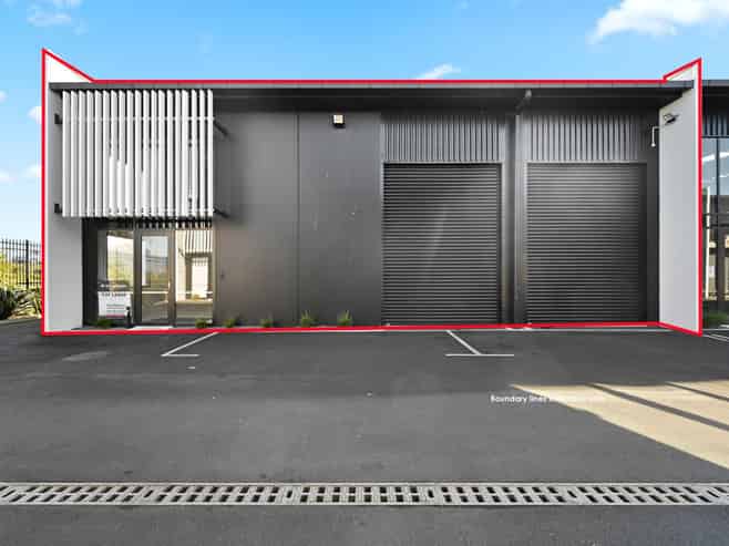 Tilt slab high stud Industrial unit