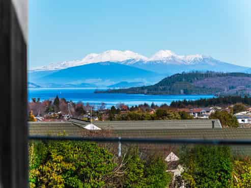 66 Huka Heights Drive, Rangatira Park