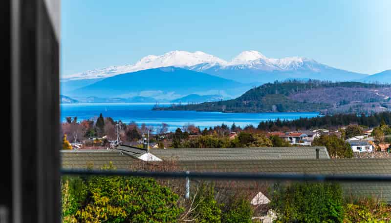 66 Huka Heights Drive, Rangatira Park