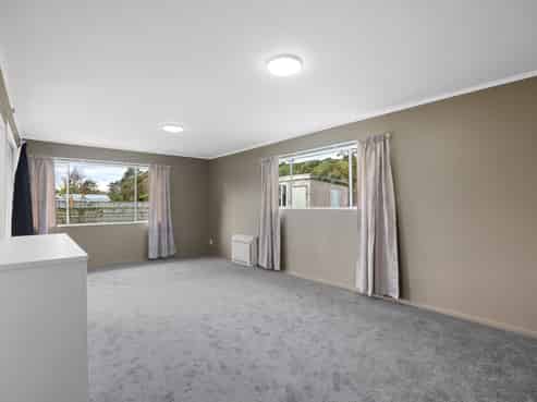 16C Buckley Grove, Paraparaumu