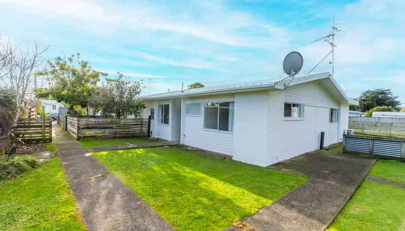 16C Buckley Grove, Paraparaumu