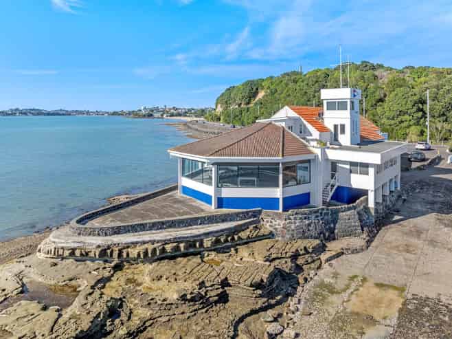 FLAGSHIP WATERFRONT OPPORTUNITY
