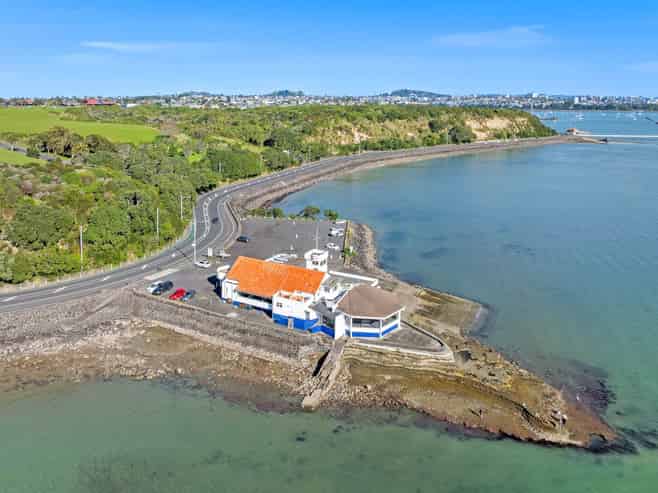 FLAGSHIP WATERFRONT OPPORTUNITY
