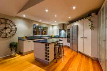 14 English Oak Drive, Albany