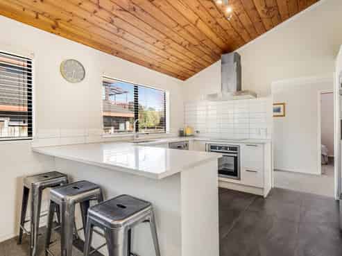 2/153 Whitford Road, Somerville