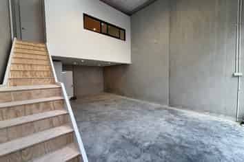 Modern Industrial Unit with Unique Mezzanine