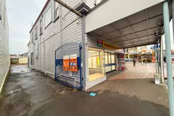 Best Retail Location In Newtown 