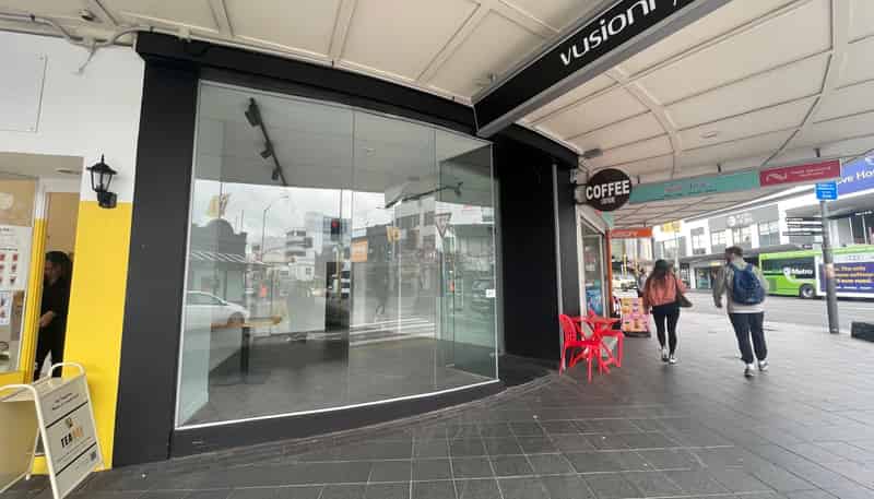 270 Broadway, Newmarket