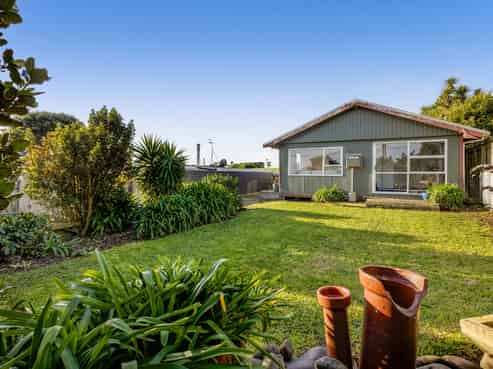 10 Hira Street, Hawera