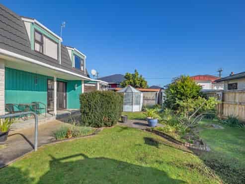 633a Queen Street East, Levin