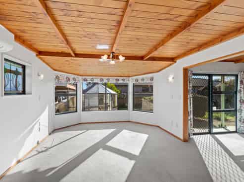 633a Queen Street East, Levin