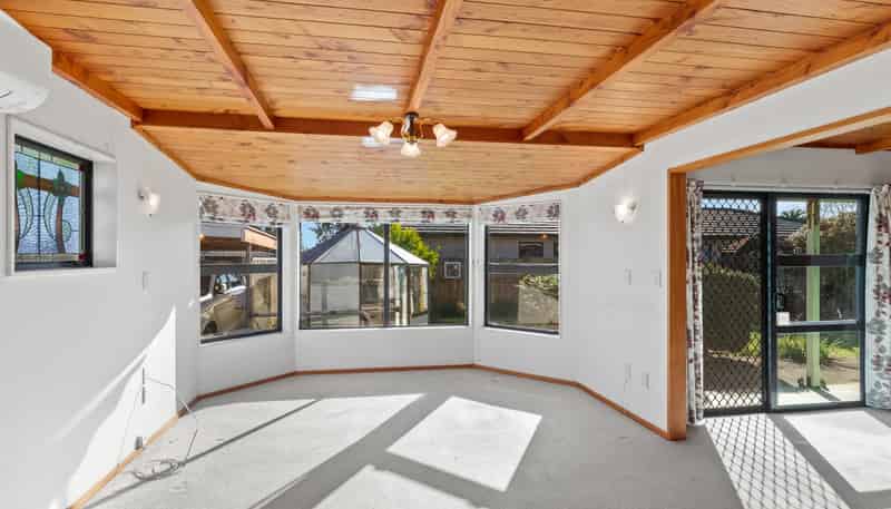 633a Queen Street East, Levin