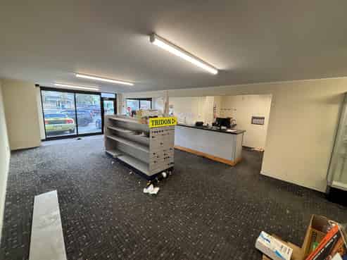 Cheap and short term in Petone