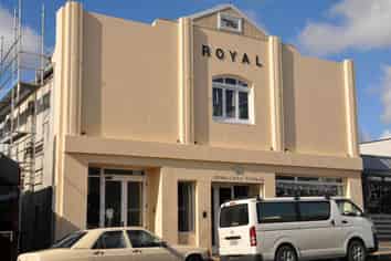 CHARACTER RETAIL IN THE CENTRE OF KINGSLAND
