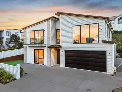 12 Tawatawa Street, Long Bay