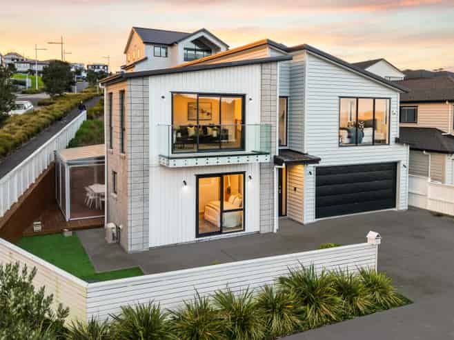 12 Tawatawa Street, Long Bay