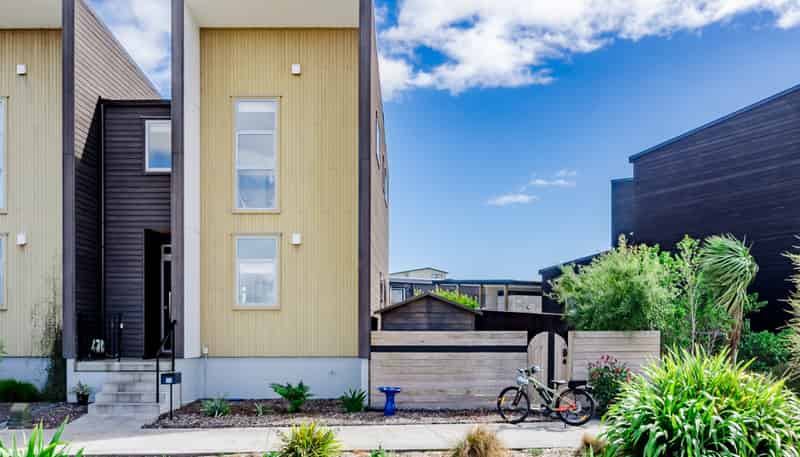 33 Te Ara Kawakahia, Waikanae Beach