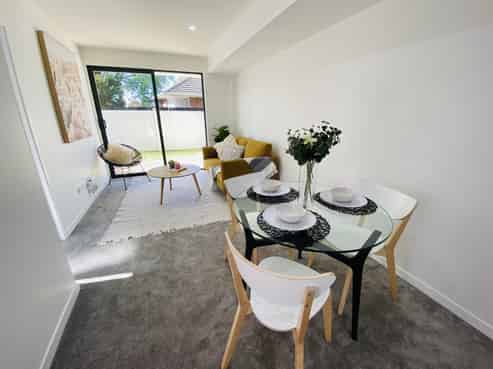 206/8 Gray Avenue, Mangere East