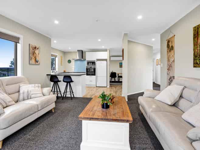 7 Mercade Close, Stratford