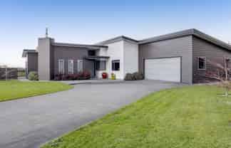 7 Mercade Close, Stratford