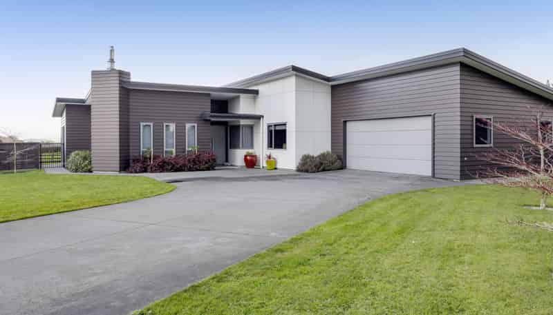 7 Mercade Close, Stratford
