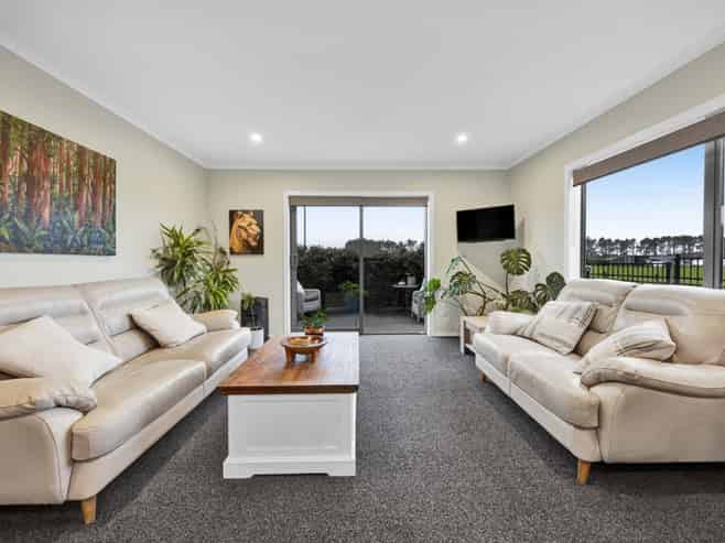 7 Mercade Close, Stratford